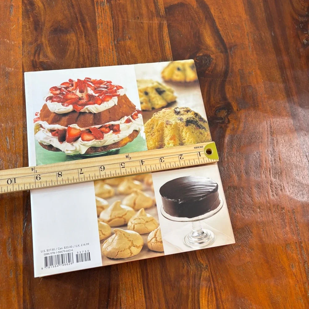 CakeLove How to Bake Cakes from Scratch Warren Brown Hardcover Cookbook 2008